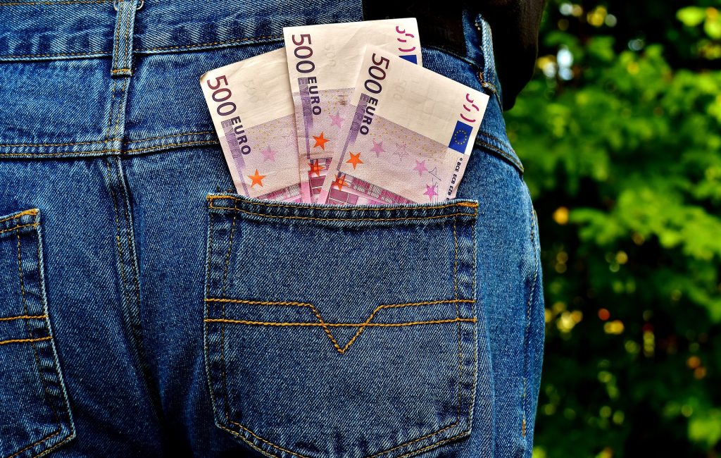 Earn Cashback with qualified purchases