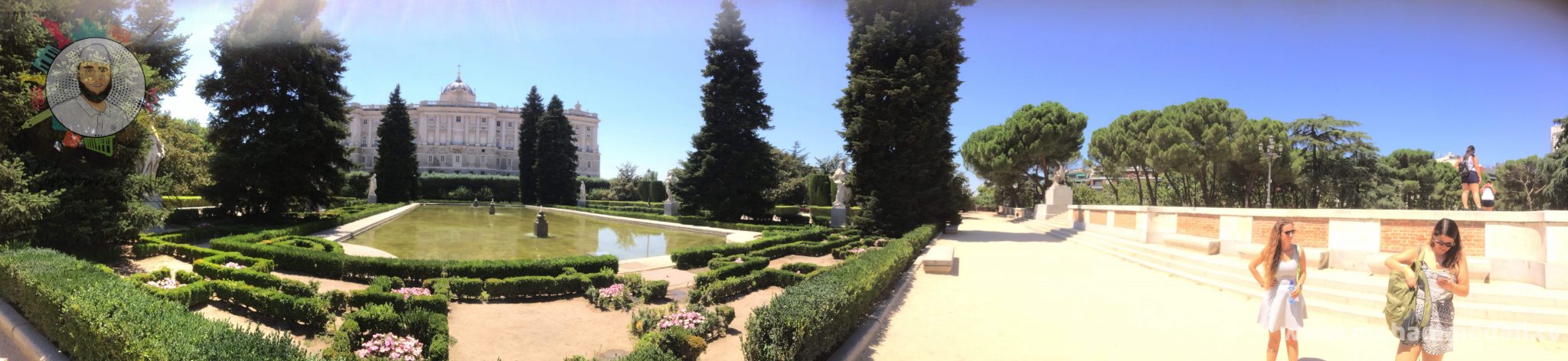 Amazing view on Royal Palace behind the Sabatini Gardens